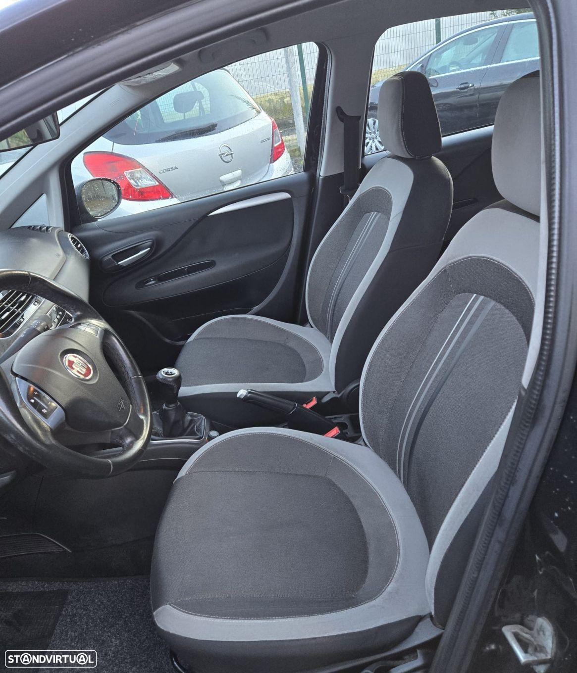 Fiat Punto 1.3 M-Jet Lounge S&S - 11