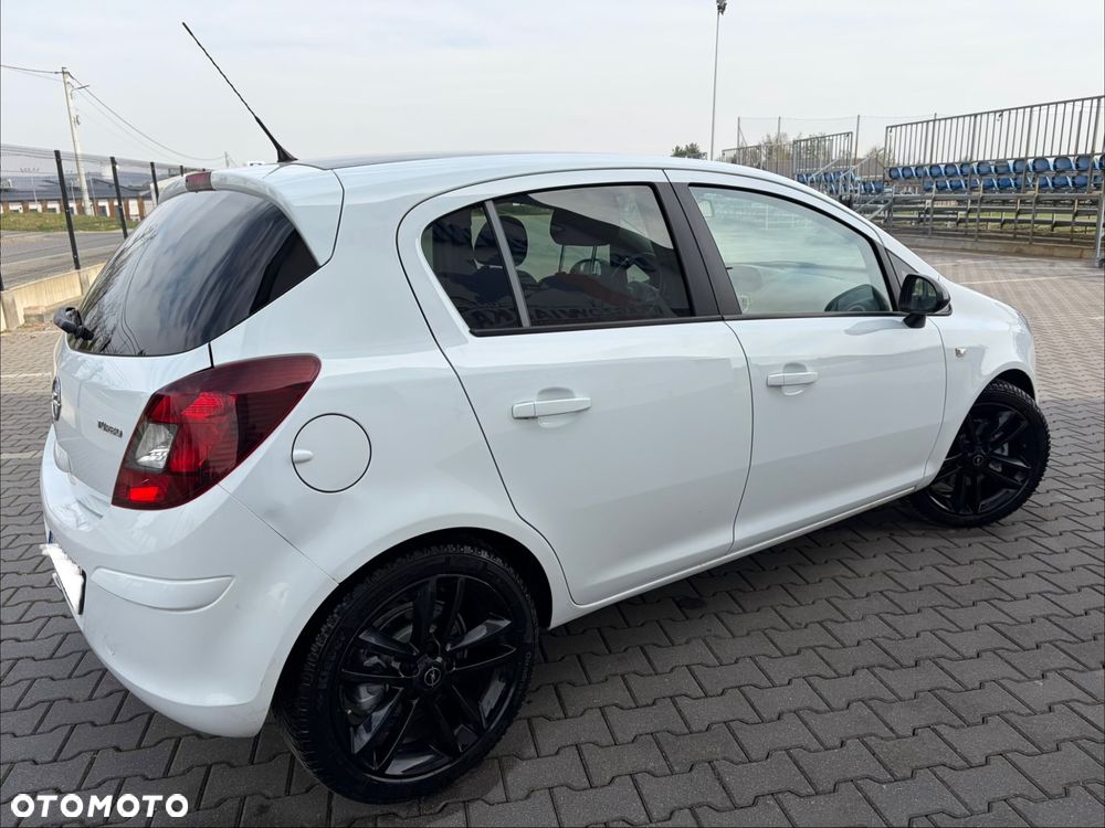 Opel Corsa 1.4 T Graphite S&S - 8