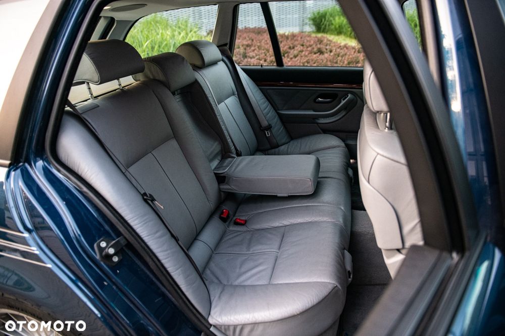 BMW-ALPINA B10 V8S touring Switch Tronic - 19