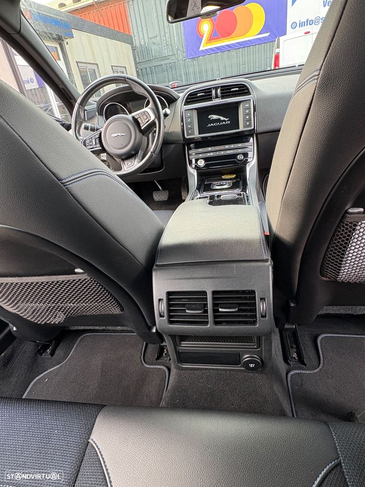 Jaguar XE E-Performance Aut. R-Sport - 9