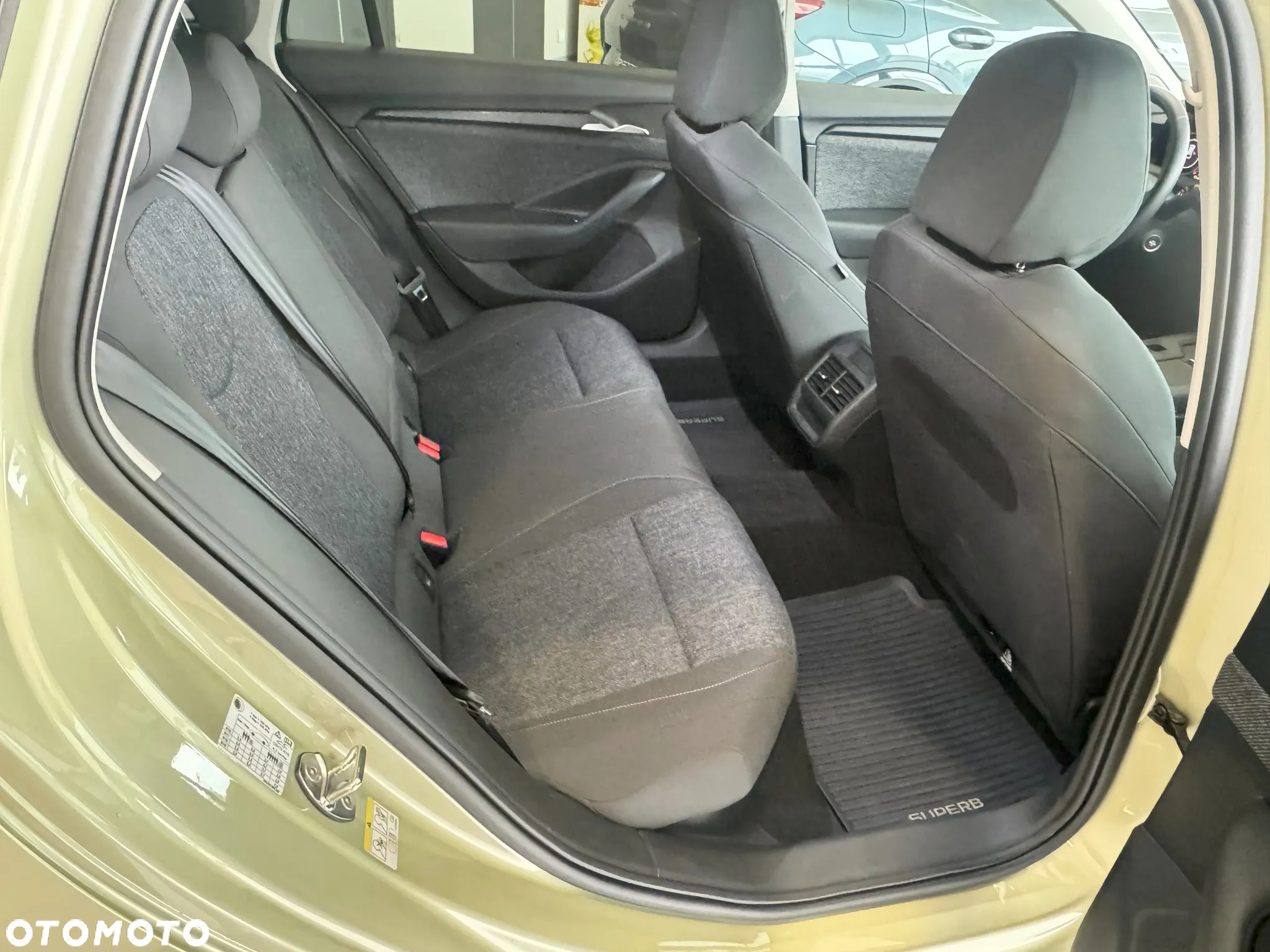 Skoda Superb 2.0 TDI SCR Essence DSG - 13