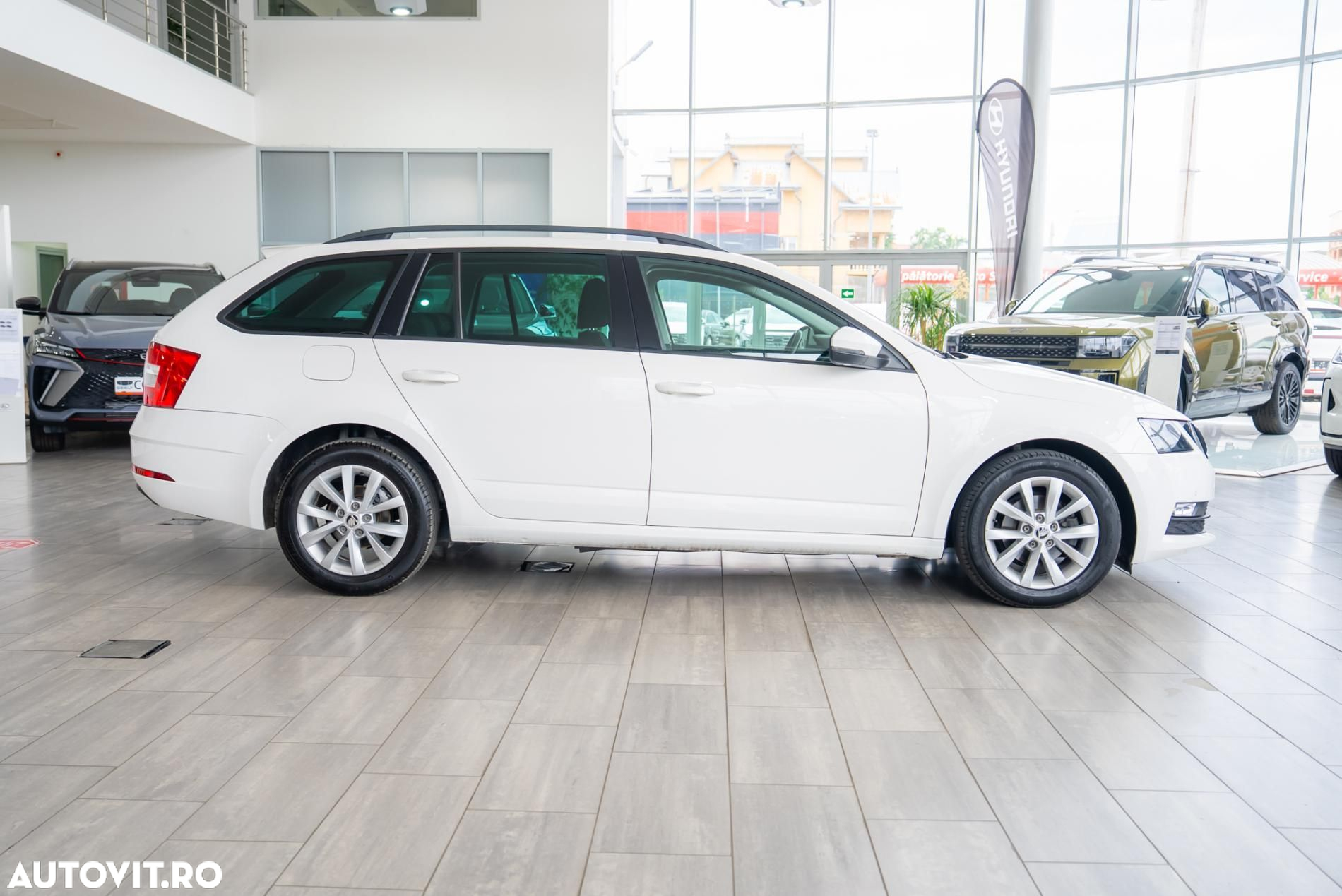Skoda Octavia Combi 1.6 TDI DSG Clever - 11