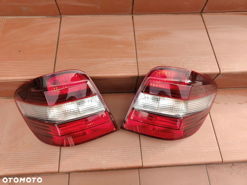MERCEDES ML W164 LIft 08-11 Lampa Tylna Lewa Prawa Tył - 4