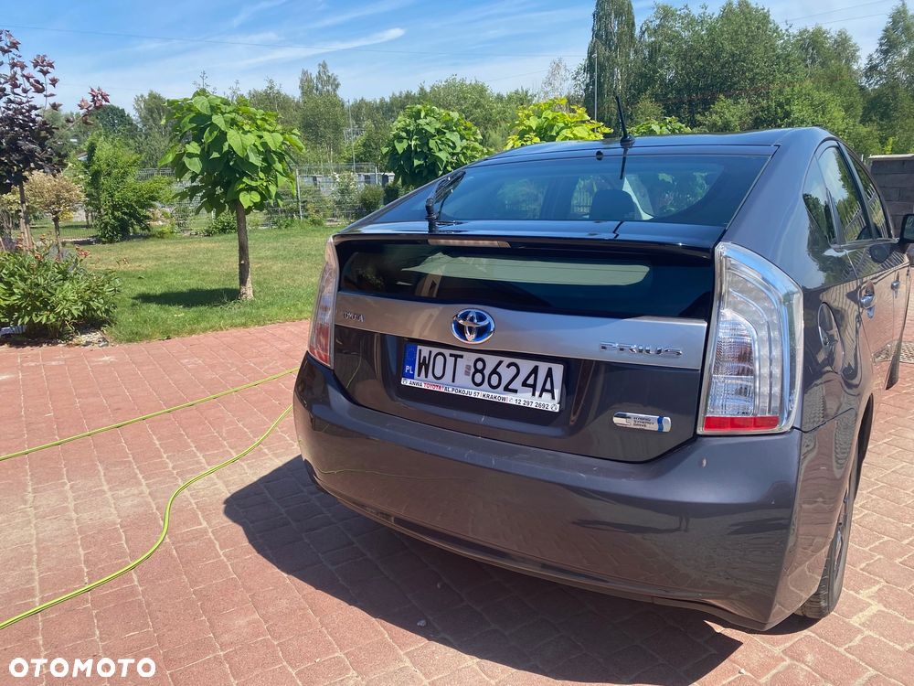 Toyota Prius 1.8 HSD Sol - 4
