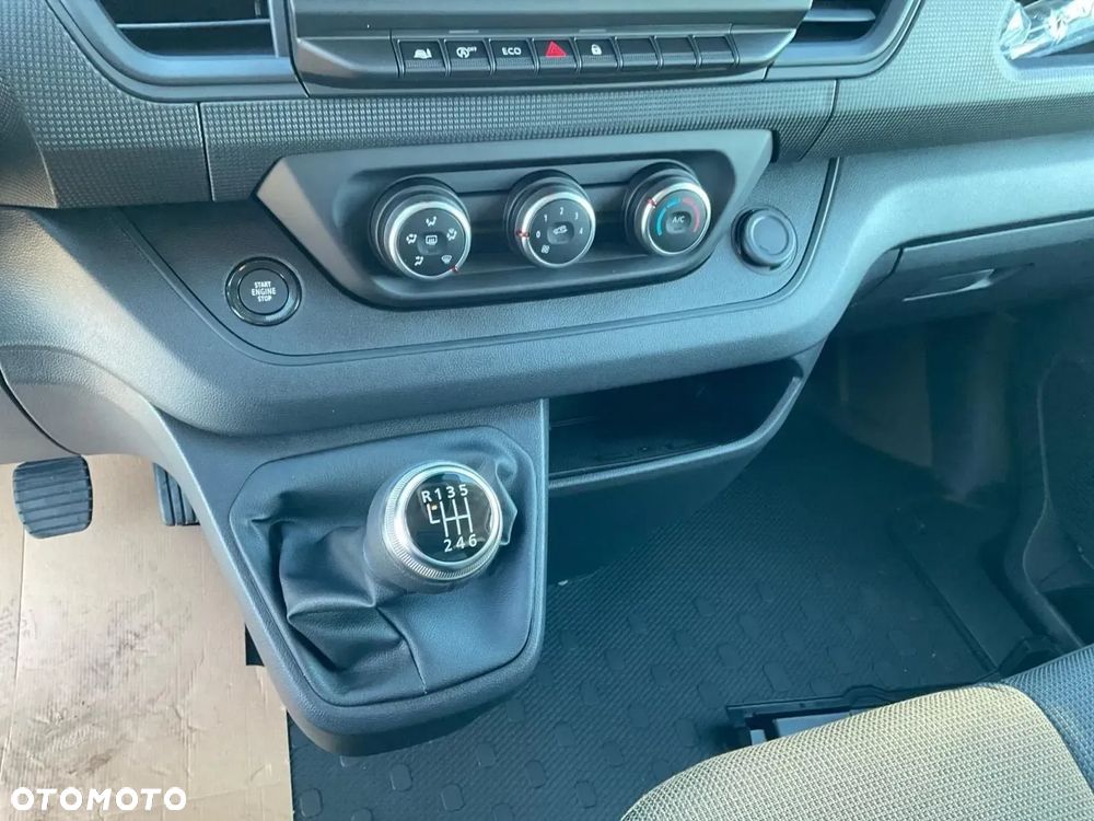 Renault Trafic - 11