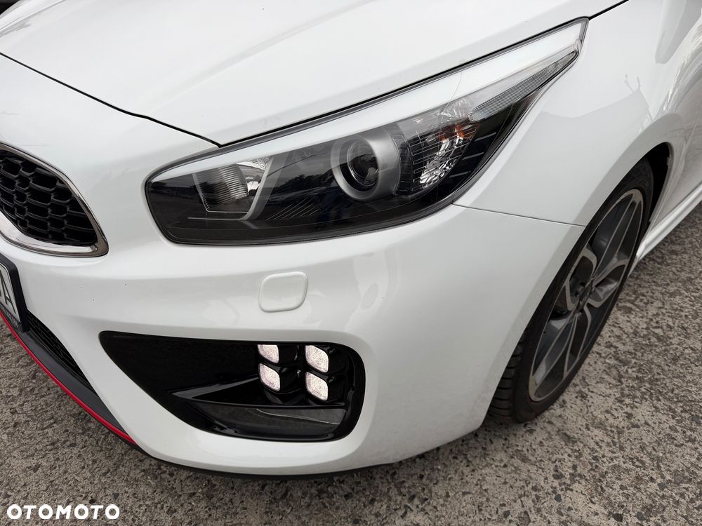 Kia Ceed 1.6 T-GDI GT - 29