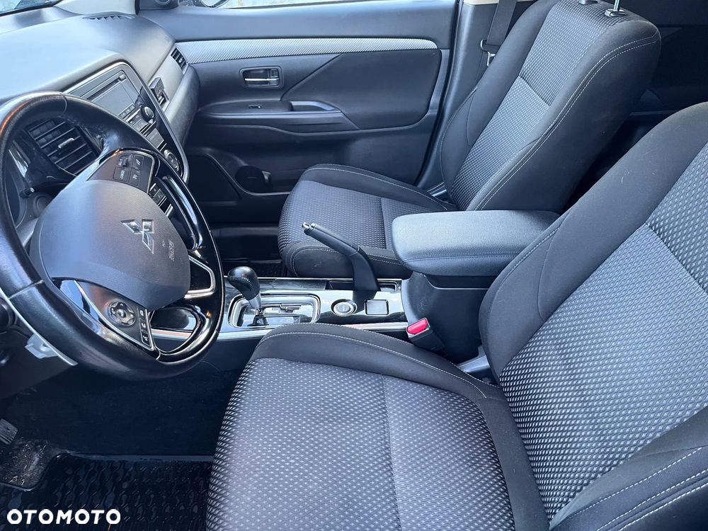 Mitsubishi Outlander 2.0 Intense 4WD CVT - 16
