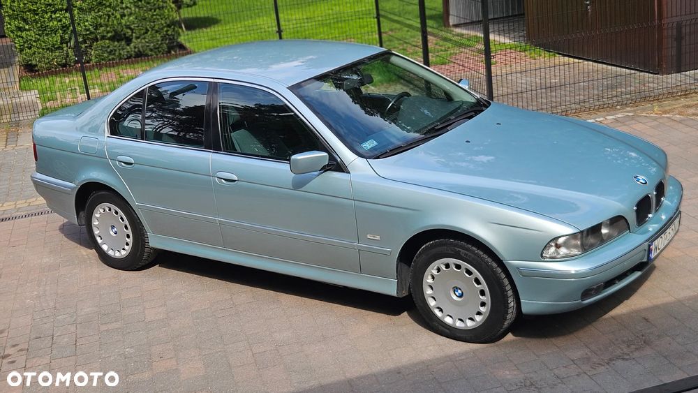 BMW Seria 5 523i - 23