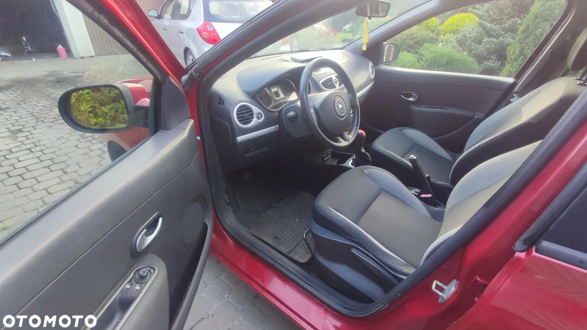 Renault Clio 1.2 16V Authentique - 9