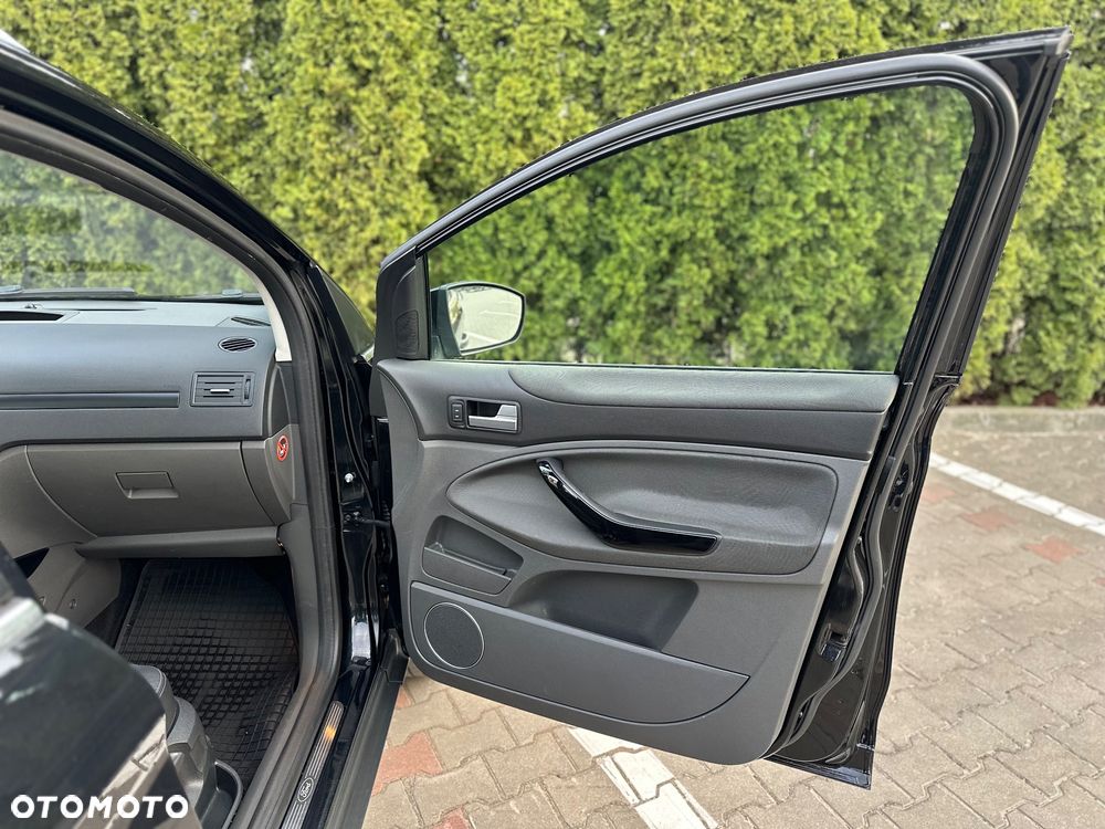 Ford Kuga 2.0 TDCi 4x4 Titanium - 33