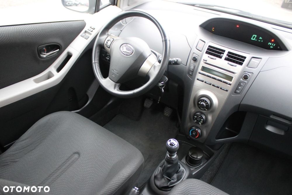 Toyota Yaris - 33