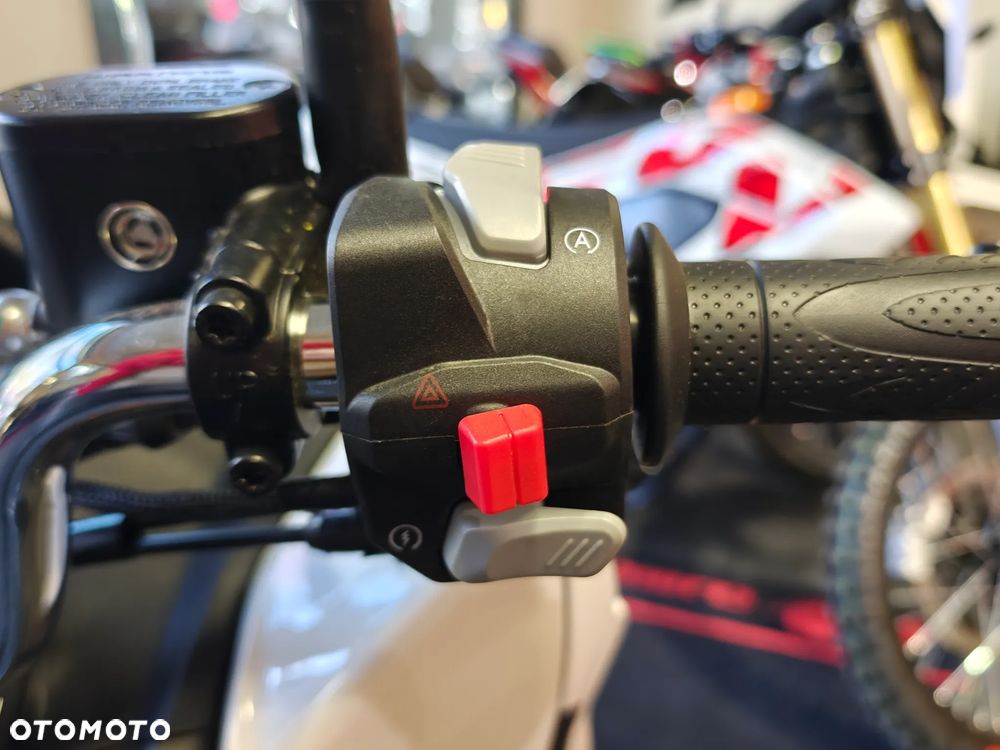 QJMOTOR MTX 125 - 11