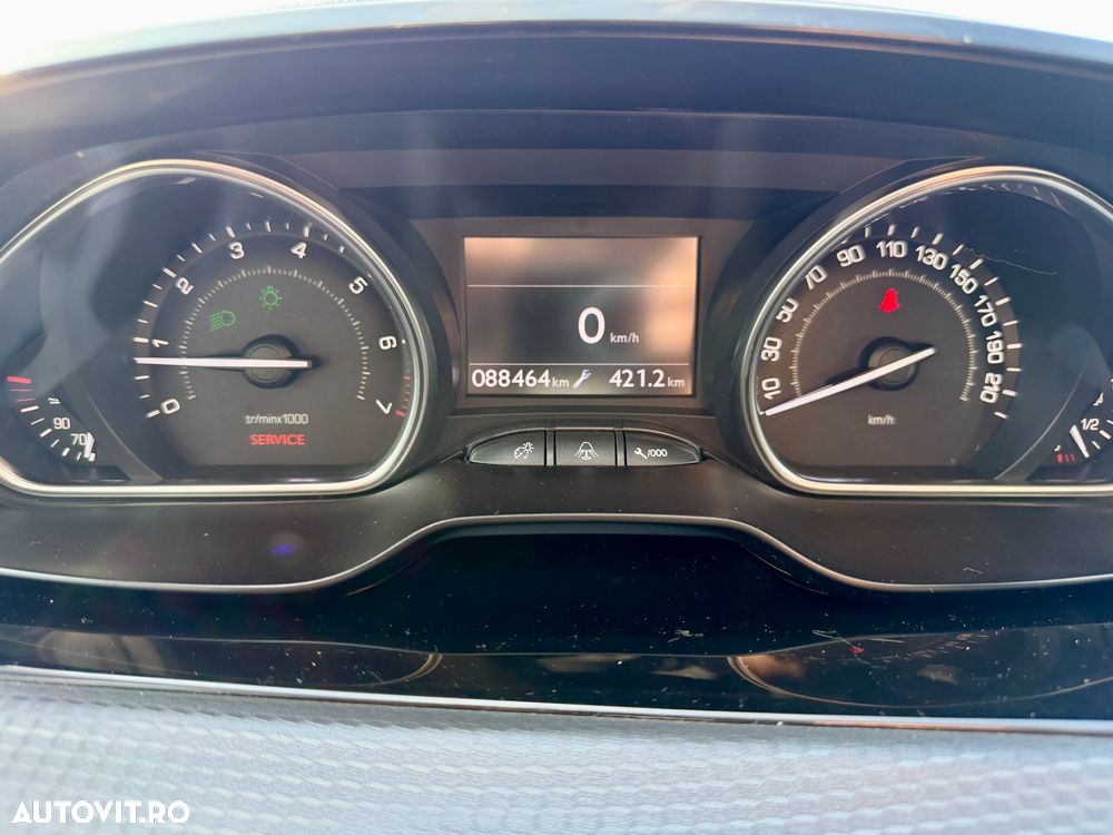 Peugeot 2008 82 VTI Allure - 34