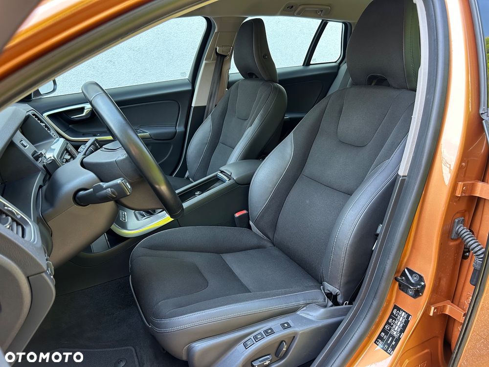 Volvo V60 T3 Edition Pro - 25