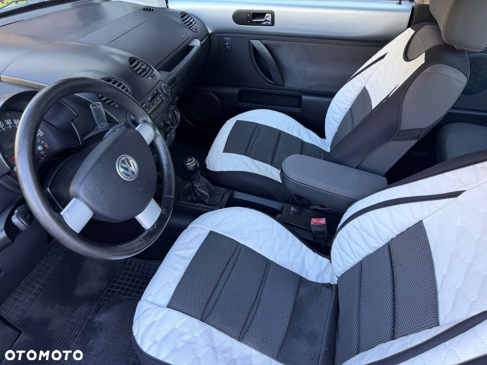 Volkswagen New Beetle - 16