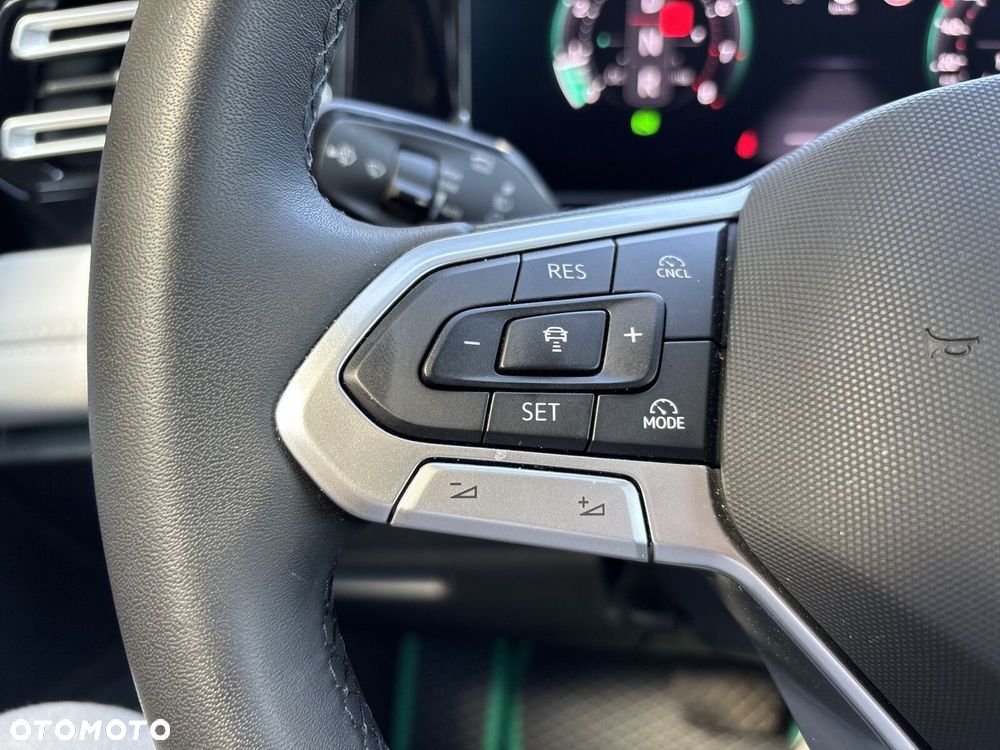 Volkswagen Tiguan - 12