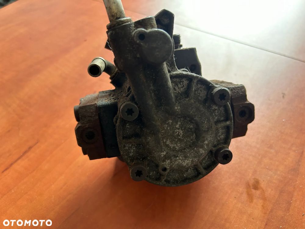 Pompa wtryskowa 03L130755E Audi Seat Skoda VW 1.6 TDI - 3