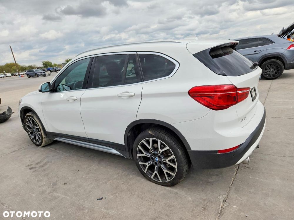 BMW X1 xDrive25i GPF Sport Line - 3