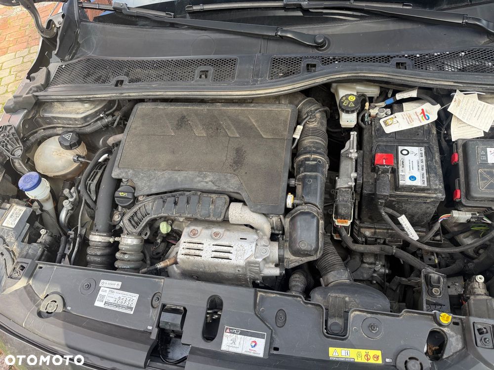 Peugeot 208 - 16