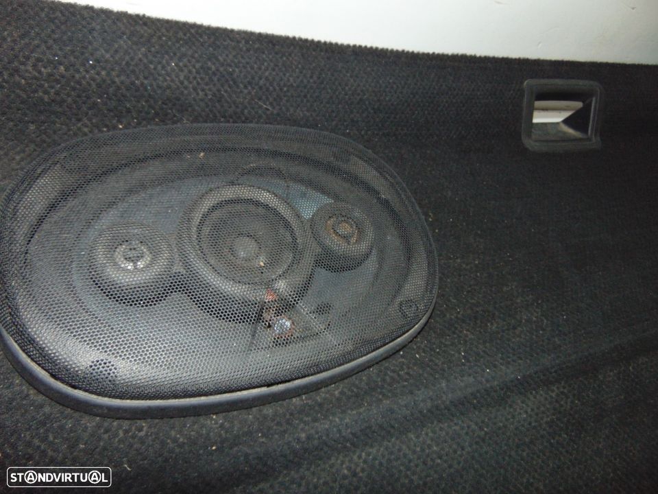 vw passat 1980 chapeleira com colunas - 3
