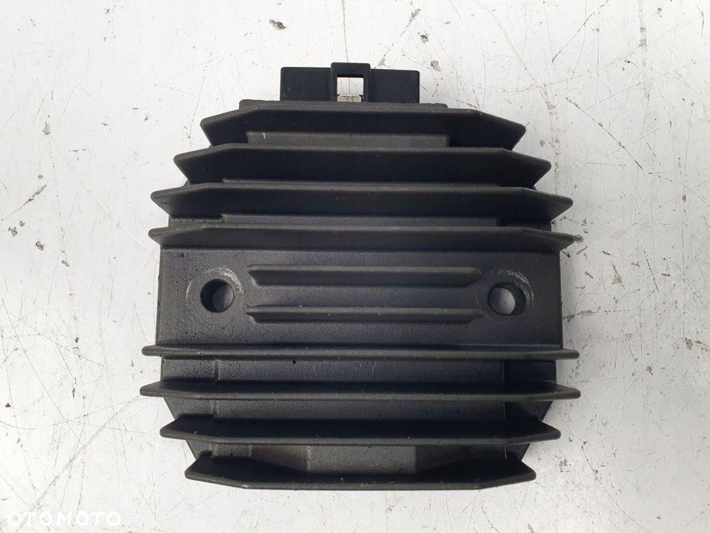 REGULATOR NAPIĘCIA Yamaha T-Max 560 Tech Max 560 20-25 moduł SH719AA - 7