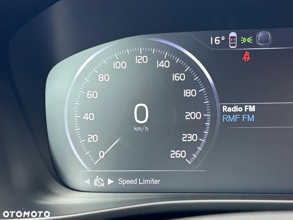 Volvo XC 40 T3 Momentum Pro - 37