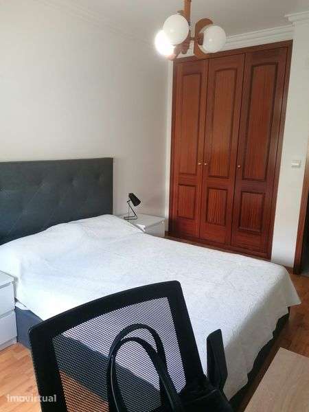 Apartamento T2 à venda na Avenida Humberto Delgado, 1º andar - Grande imagem: 2/12