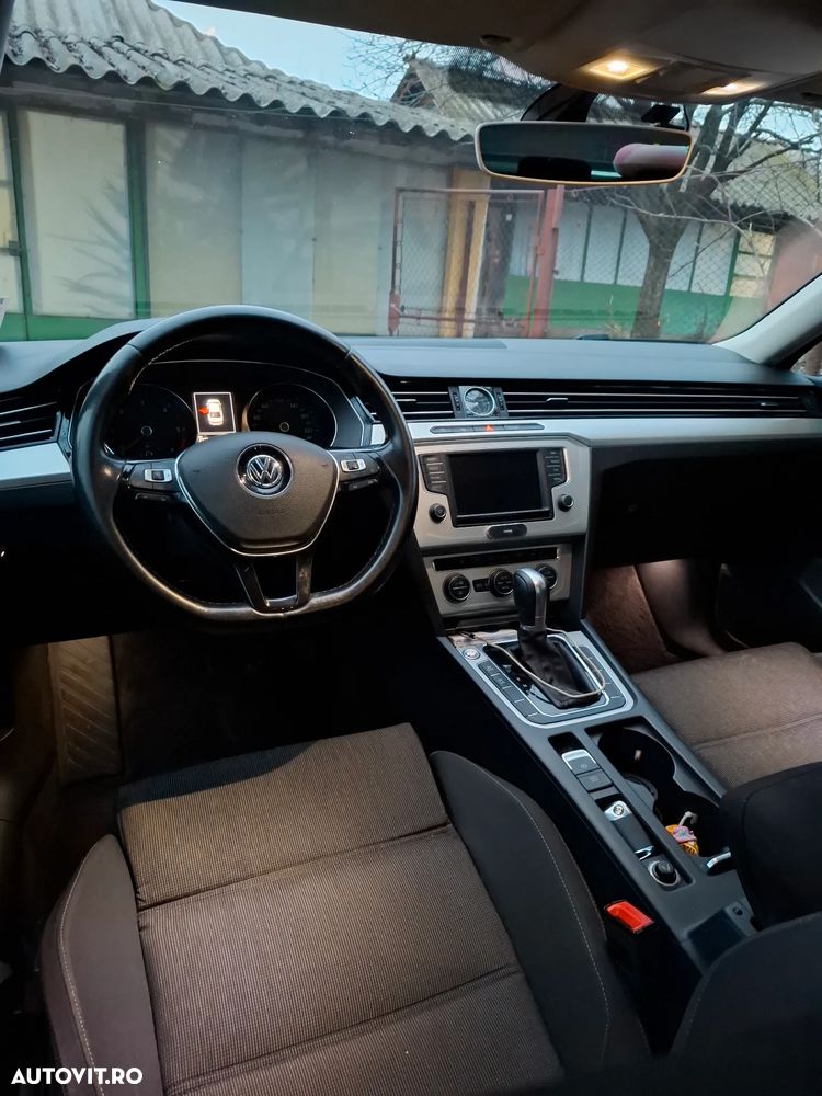 Volkswagen Passat 2.0 TDI DSG Comfortline - 17