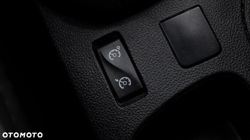 Renault Clio - 21