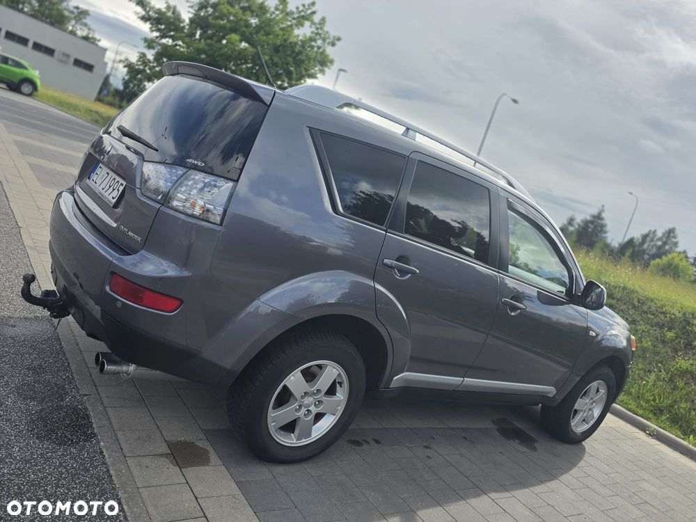 Mitsubishi Outlander 2.0 DID Intense + - 5