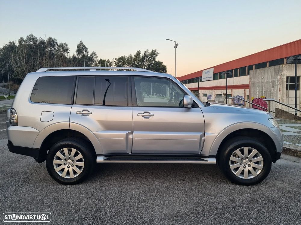 Mitsubishi Pajero - 16