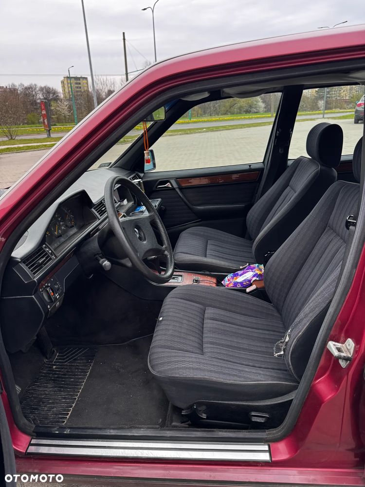 Mercedes-Benz W124 (1984-1993) - 13