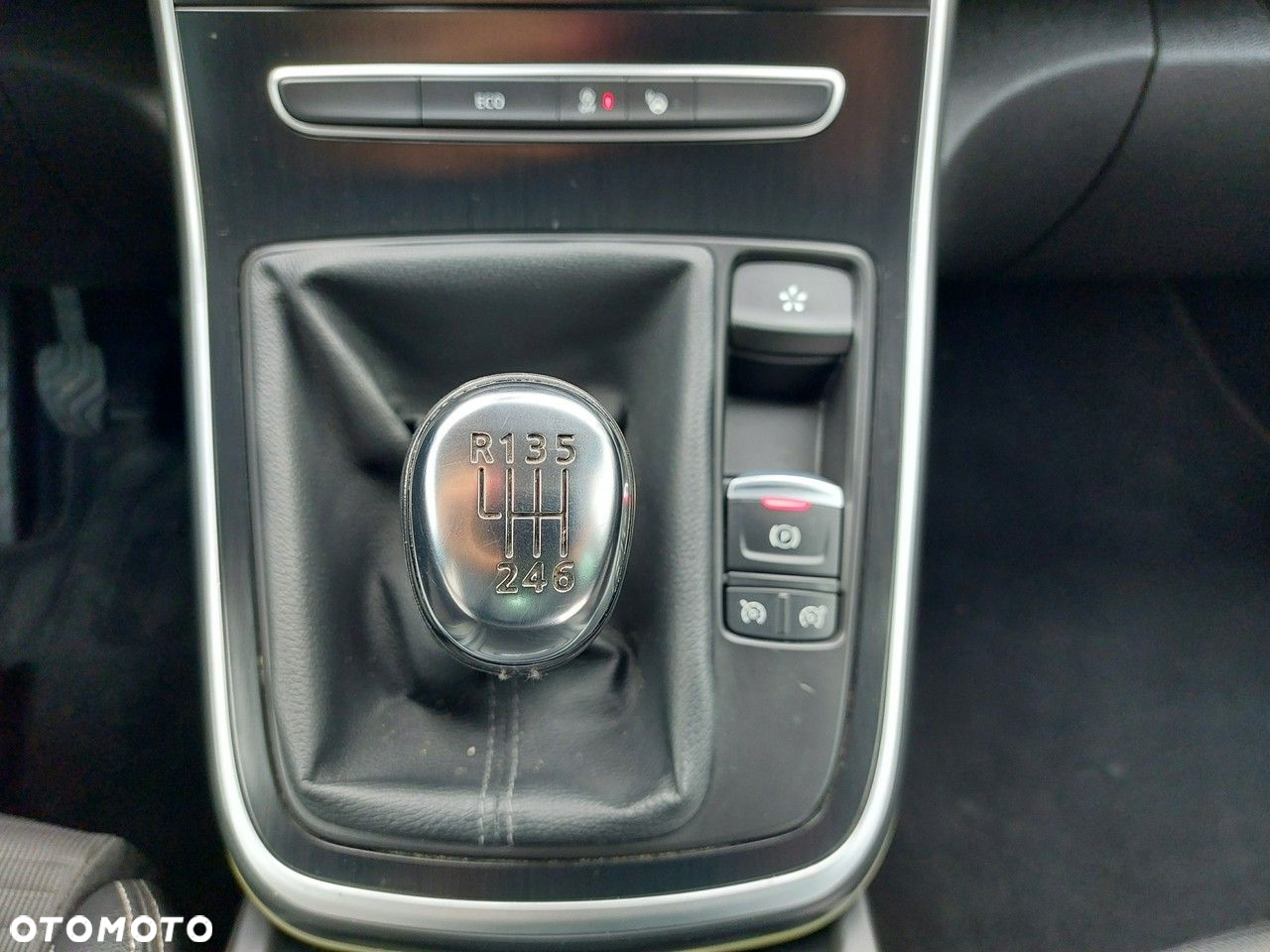 Renault Scenic ENERGY TCe 130 INTENS - 24