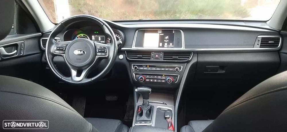 Kia Optima SW - 38