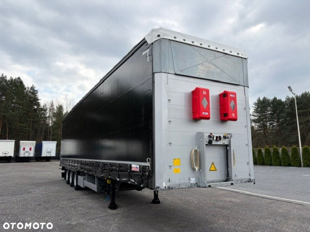 Schmitz Cargobull Varios, Oś podnoszona