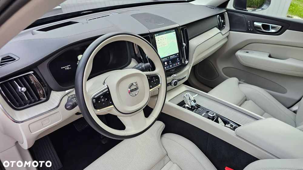 Volvo XC 60 B5 B AWD Ultimate Bright - 9
