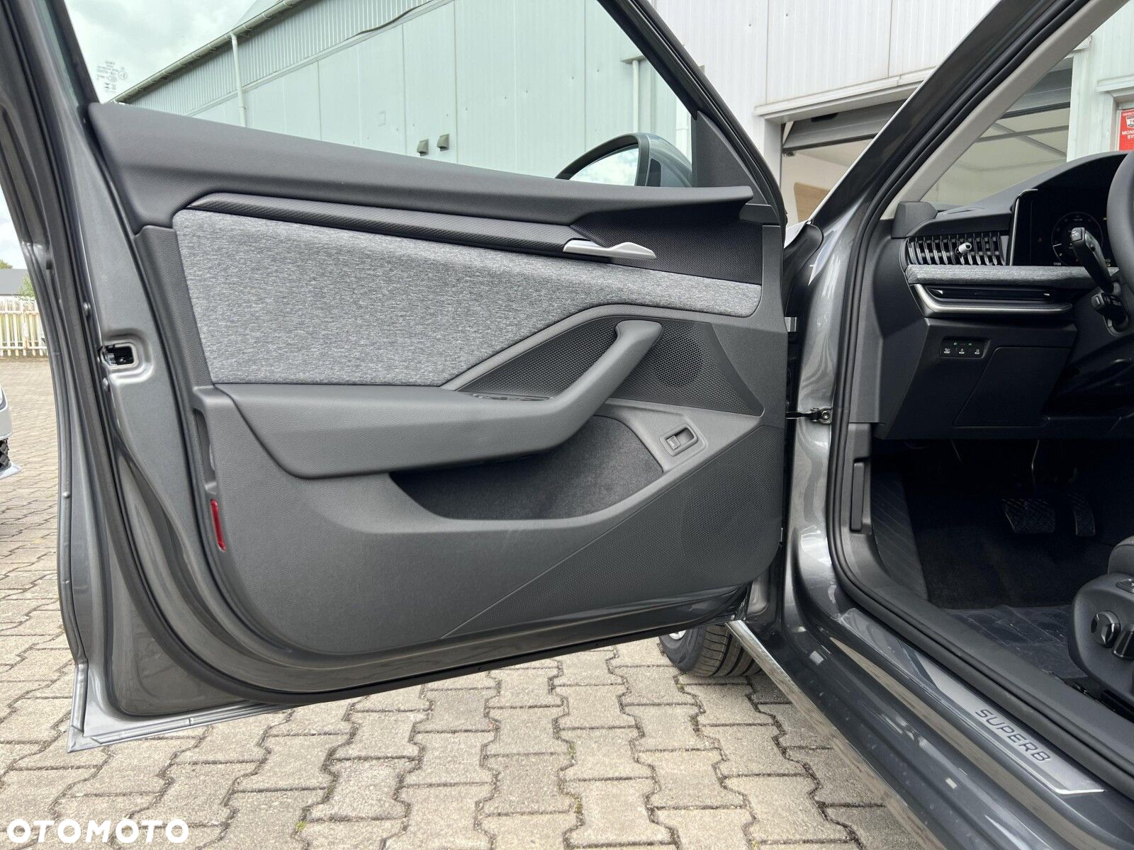 Skoda Superb 2.0 TDI SCR Edition 130 DSG - 12