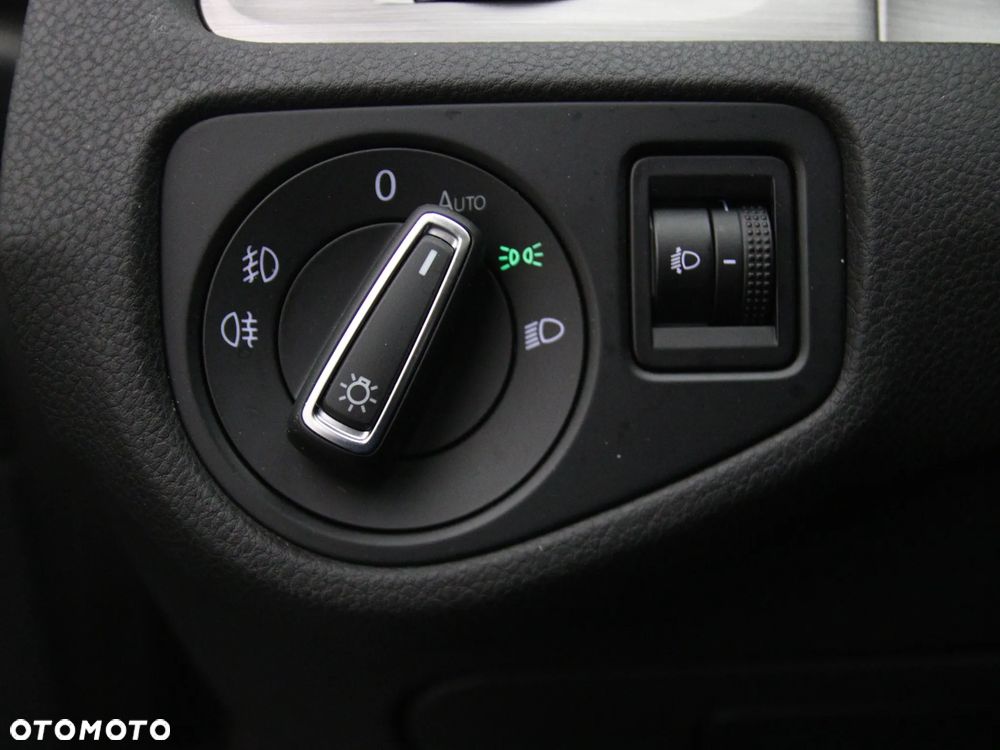 Volkswagen Golf 1.6 TDI BMT Comfortline - 27