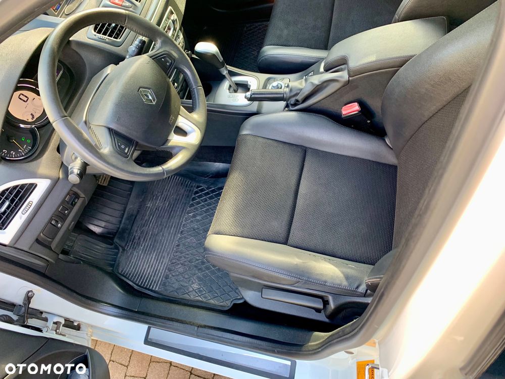 Renault Megane 2.0 16V Privilege CVT - 12