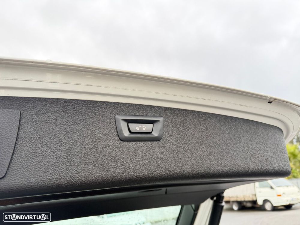 BMW 318 d Pack M - 40