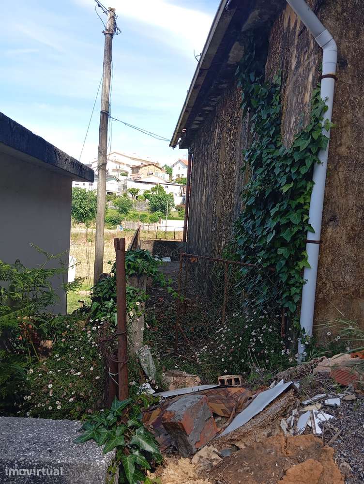Moradia para restauro em Travanca, Oliveira de Azeméis - Grande imagem: 4/18