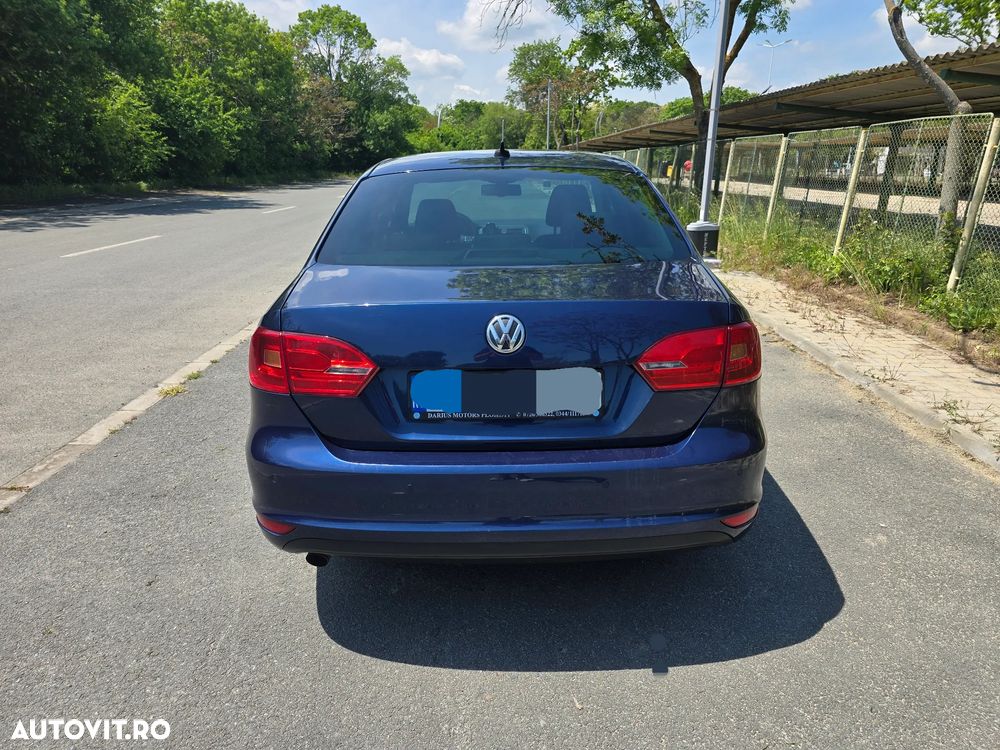 Volkswagen Jetta - 3