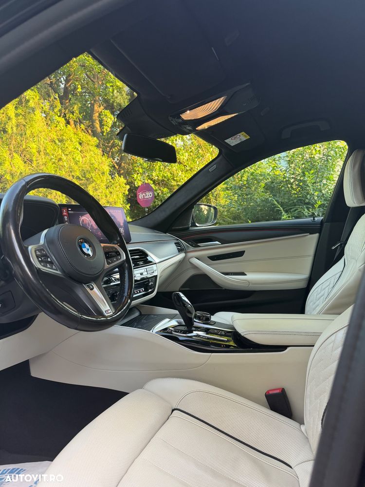 BMW Seria 5 530i xDrive AT MHEV - 12