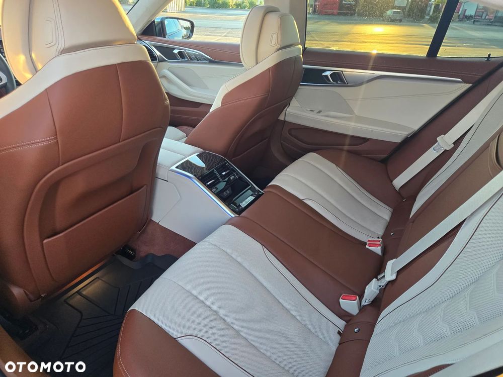 BMW Seria 8 - 8