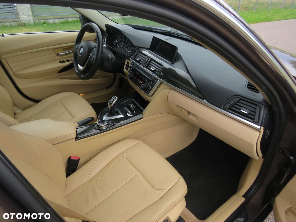 BMW Seria 3 320d Luxury Line - 12