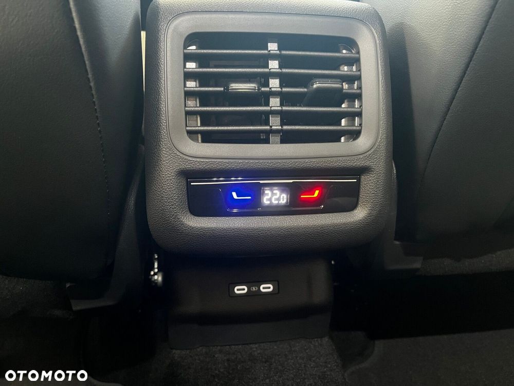 Volkswagen T-Roc 1.5 eTSI R-Line DSG - 16