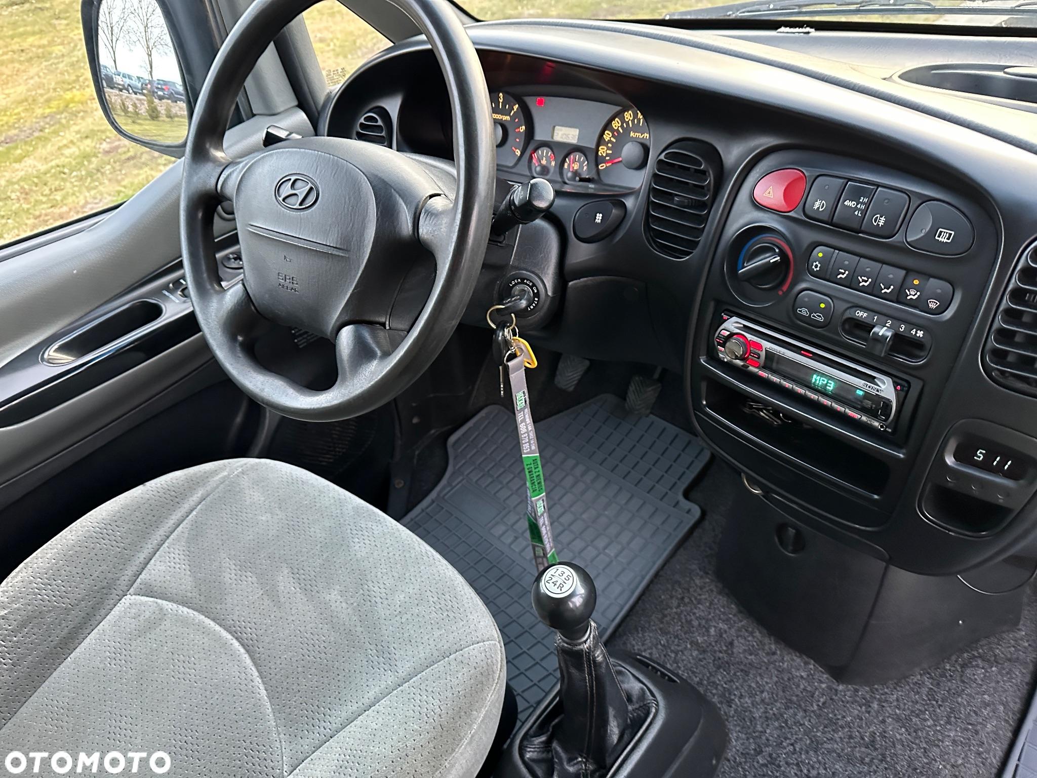 Hyundai H-1 Starex - 11