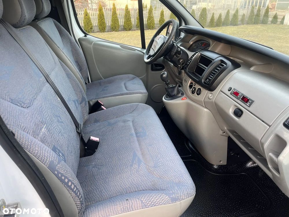 Renault TRAFIC LONG CHŁODNIA PLUS ZASILANIE STACJONRANE SPRAWNA 100% - 16