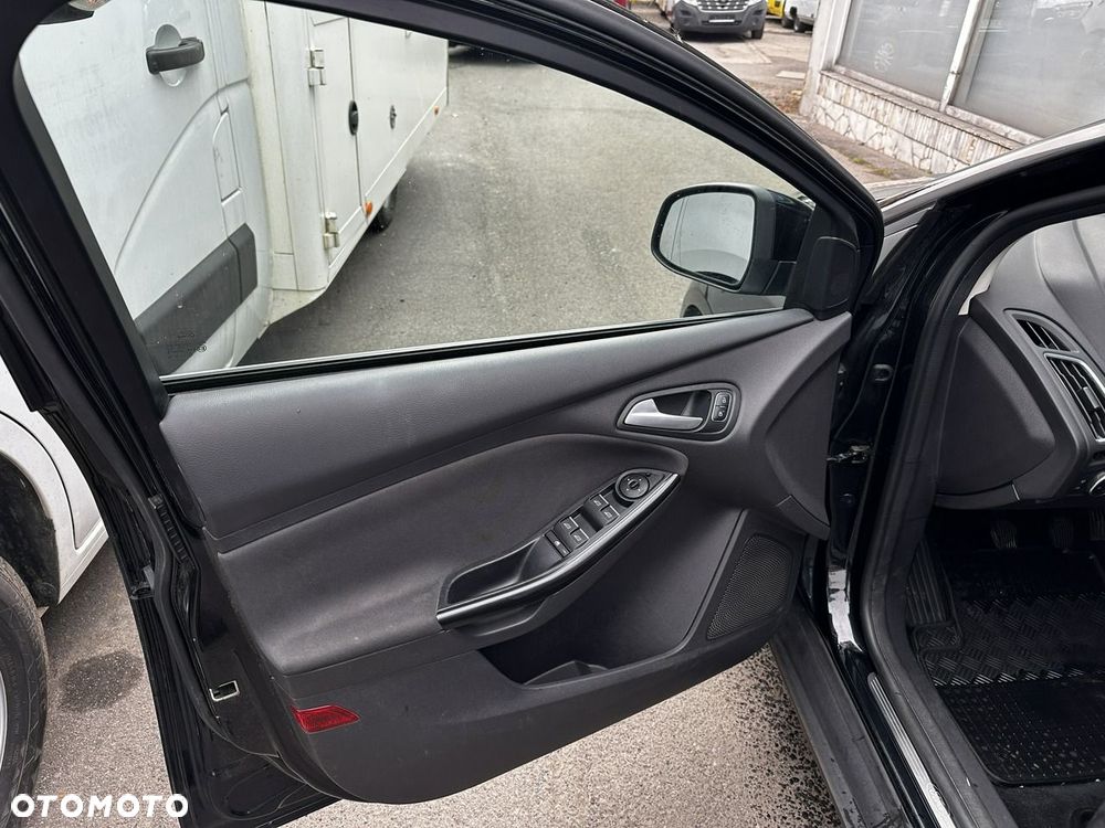 Ford Focus 1.0 EcoBoost Titanium Business - 18