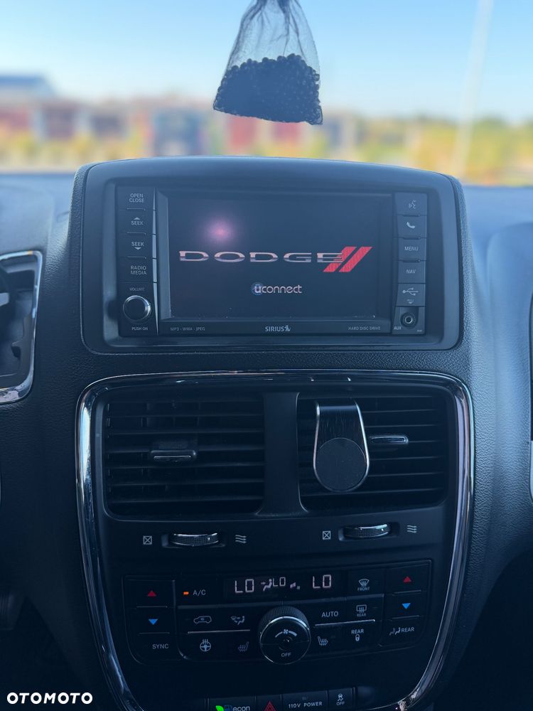 Dodge Grand Caravan - 11